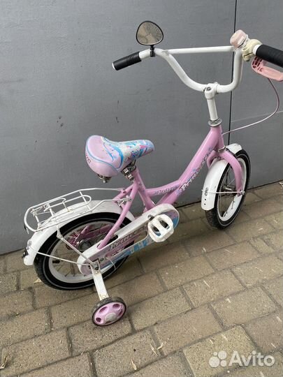 Велосипед для девочки от 3 лет (колеса на 14 )