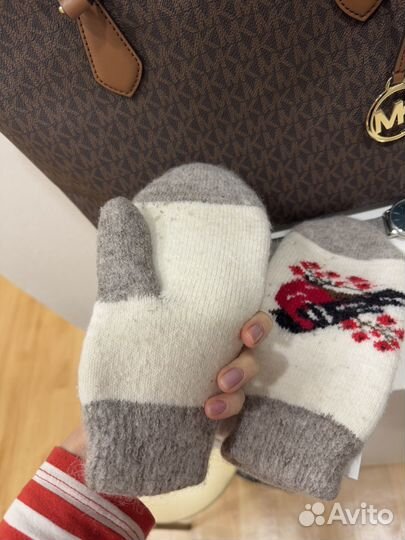 Варежки со снегирем