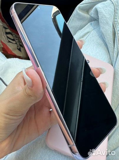 Samsung Galaxy S23, 8/256 ГБ