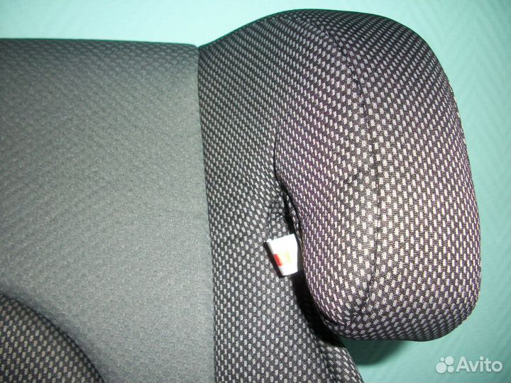 Автокресло детское/бустер/ серое от 22 до 36 кг