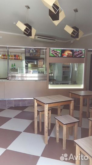 Магазин продукты и кафе
