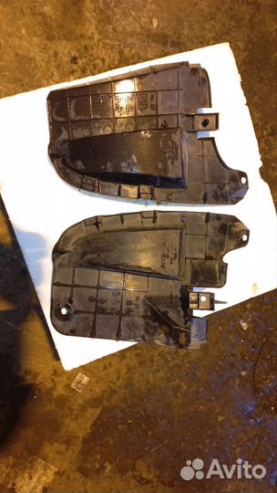 Задние пыльники подкрылок на Тойота королла 150