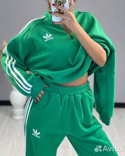 Женский спортивный костюм adidas