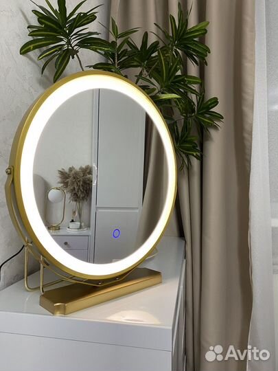 Зеркало настенное