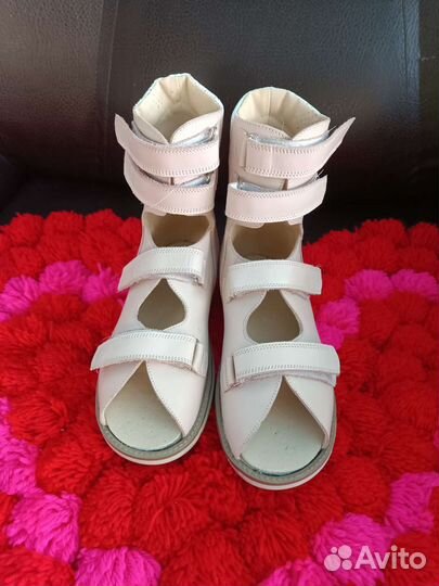 Ортопедические сандалии