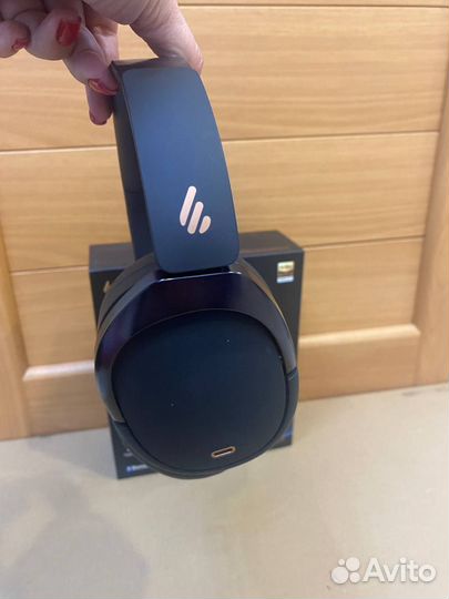 Bluetooth-гарнитура Edifier WH950NB черный