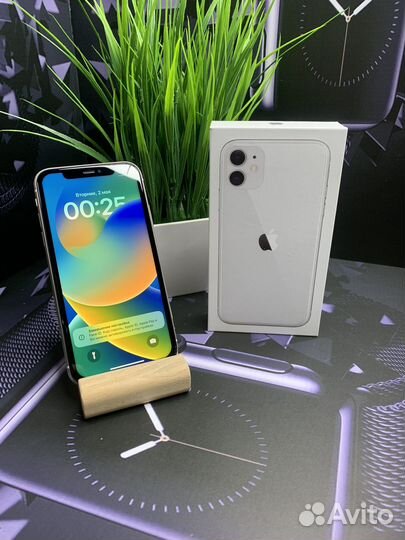 iPhone 11 white 128Gb