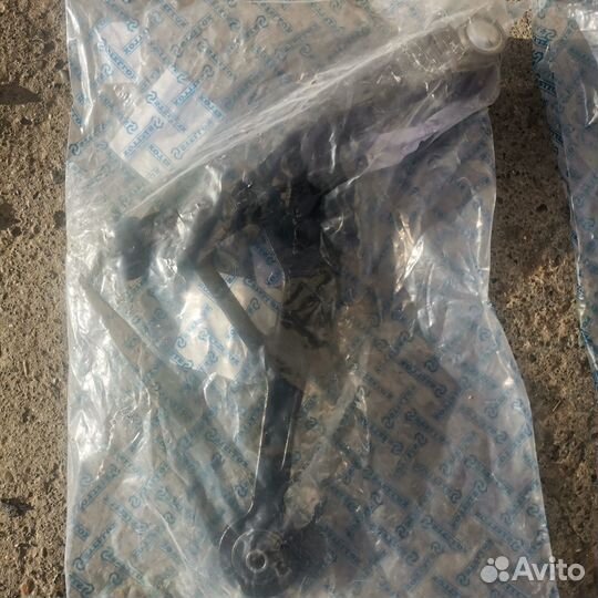 Рычаг нижний L/R сайбер, dodge