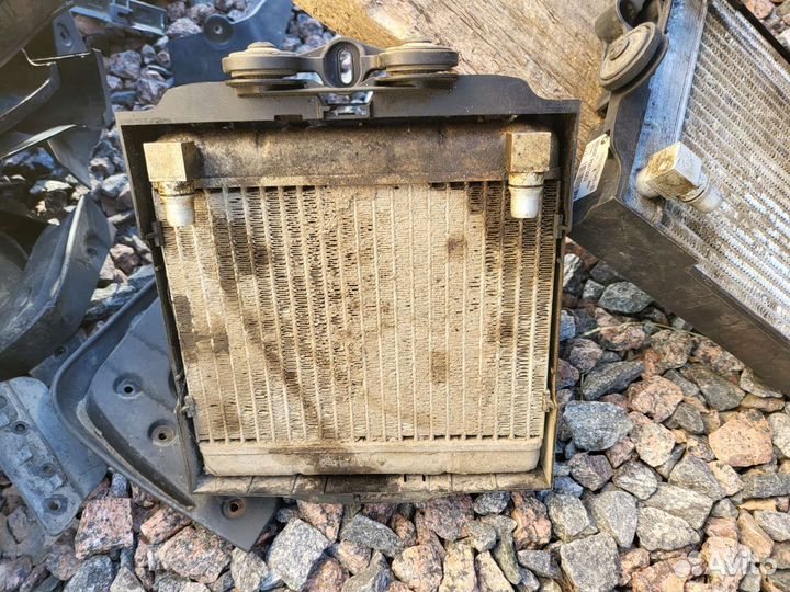 Радиатор дополнительный 17217572542 BMW F01 F02