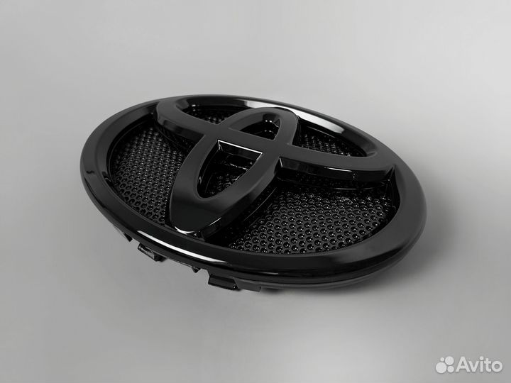 Эмблема в решетку Toyota Land Cruiser 200 с16г