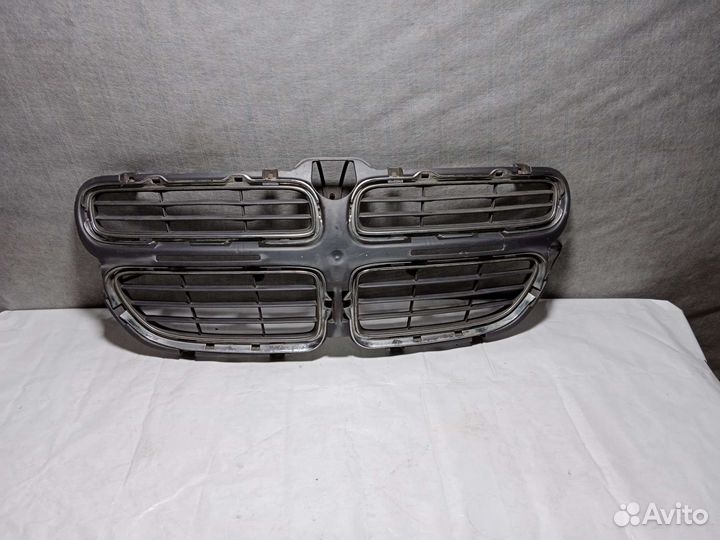 Решетка радиатора Dodge Stratus