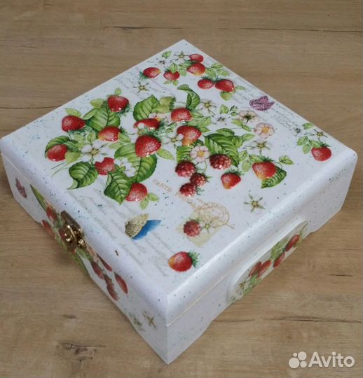 Шкатулка деревянная