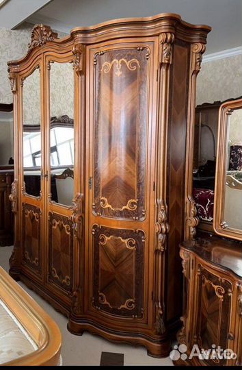 Спальный гарнитур