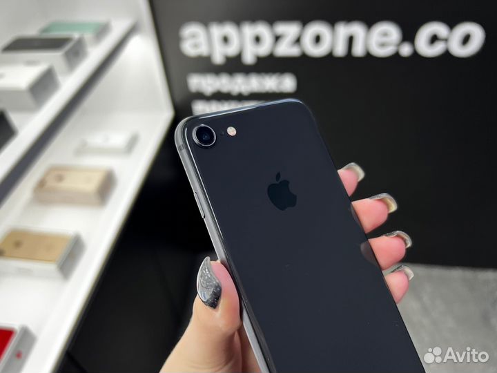 iPhone 8, 64 ГБ