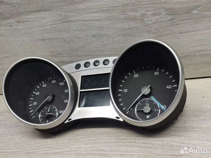 Щиток приборов Mercedes M W164