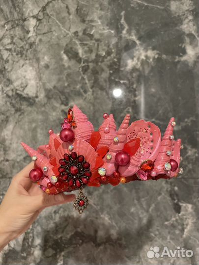 Корона из ракушек ручная работа