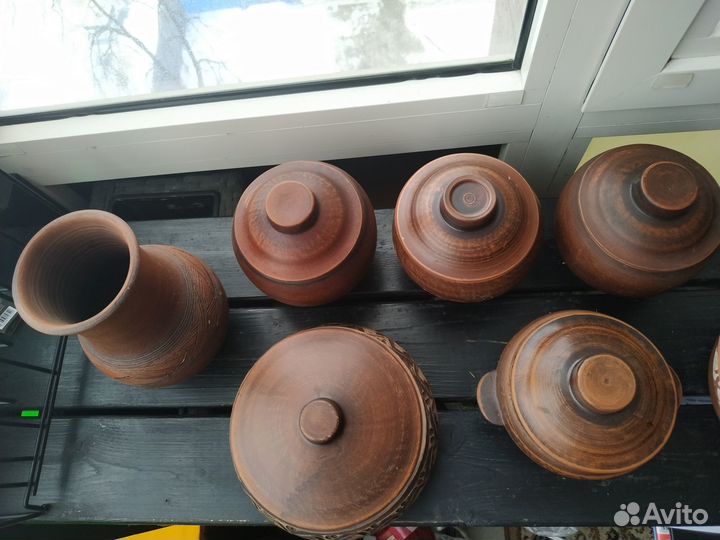 Тарелки, горшки из красной глины