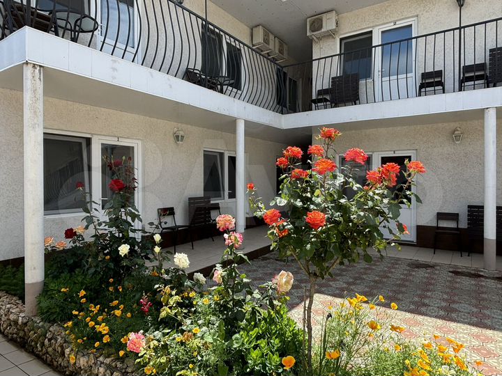 Гостиница, 1025 м²