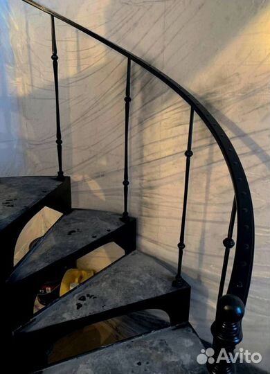 Г-образная лестница с поворотом