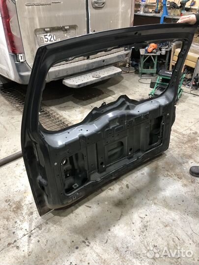 Крышка багажника mitsubishi pajero 4