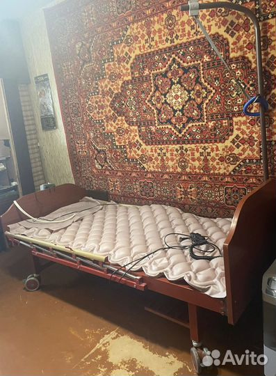 Медицинская кровать с электроприводом