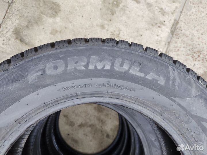 Pirelli Formula Ice 215/55 R17 98T