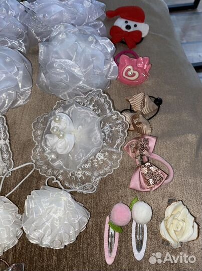 Банты и заколки для волос