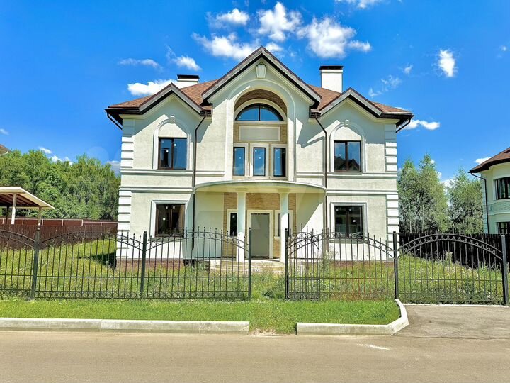 Дом 433 м² на участке 12 сот.