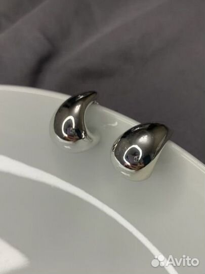 Серьги Bottega Veneta капли