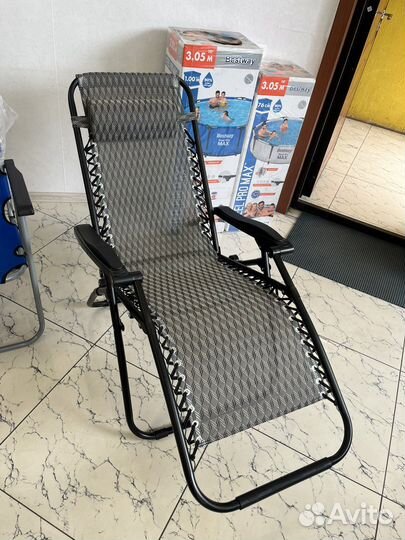 Шезлонг раскладной новый
