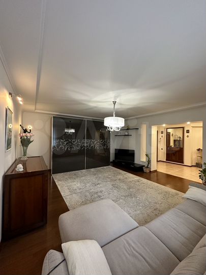 4-к. квартира, 193 м², 3/9 эт.