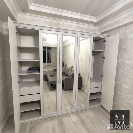 Современный шкаф