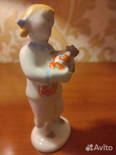 Фарфоровые статуэтки лфз