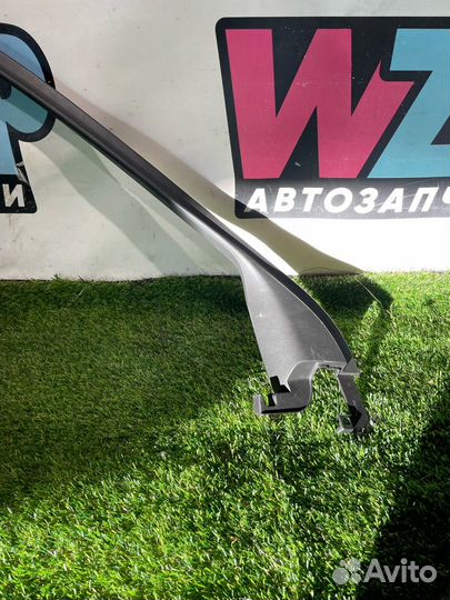 Молдинг стекла двери передней левой Buick