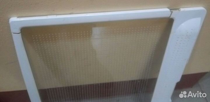 Полки от холодильника Самсунг ш63см, задняя стенка