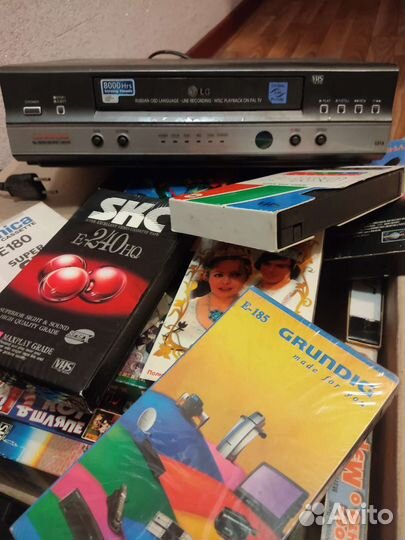 Видеомагнитофон кассеты 30 штук