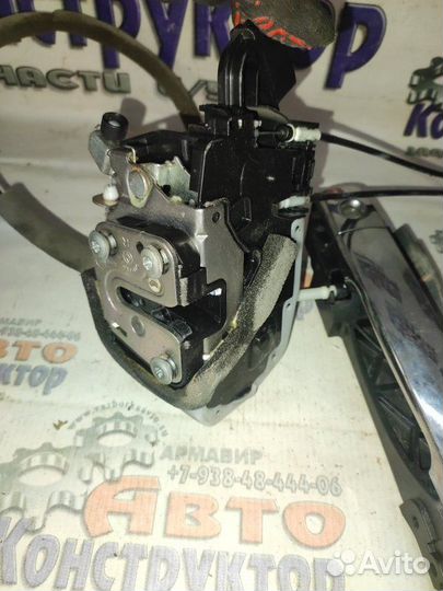 Замок двери передний правый Nissan Almera седан 4