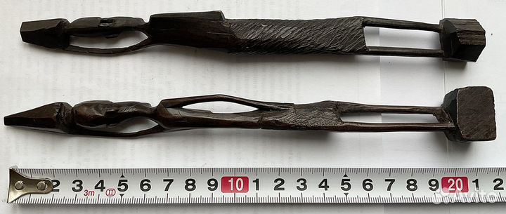 Резные фигурки странников из Африки