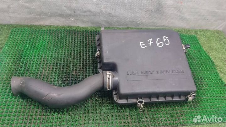 Корпус воздушного фильтра Daihatsu Sirion 2008