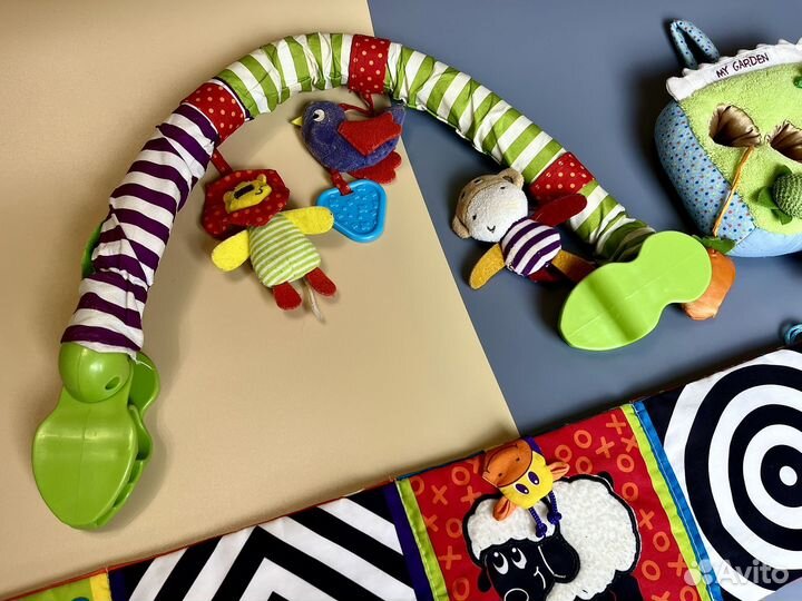 Развивающие игрушки пакетом от 0 до 1 года