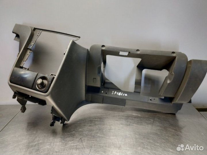 Накладка торпедо передняя правая Kia Spectra SD 1