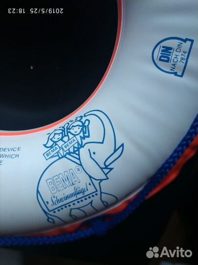 Круг для плавания для маленького ребенка