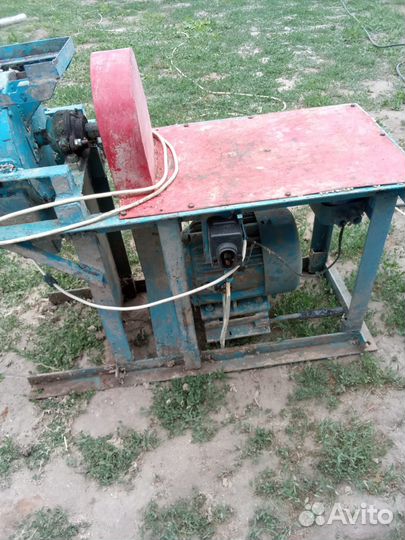 Зернодробилка