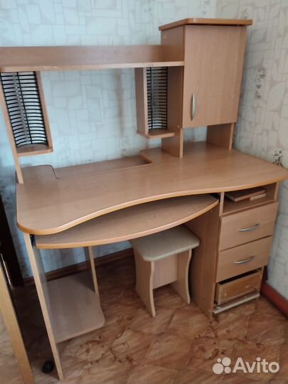 Компьютерный стол