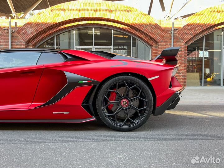 Аренда Lamborghini Aventador SVJ