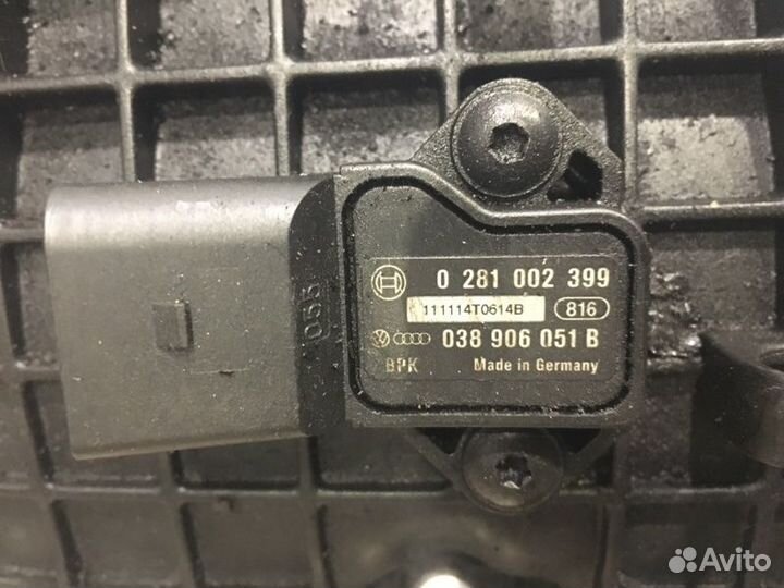 Коллектор впускной Volkswagen Jetta 6 CAX