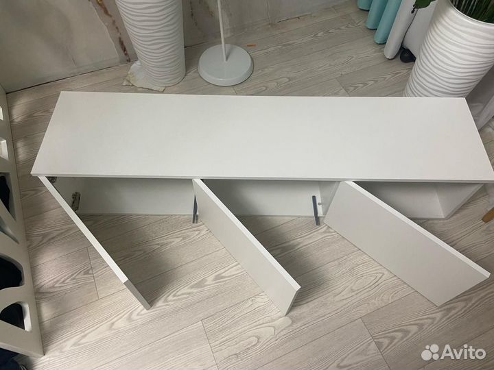 Тумба под тв белая навесная