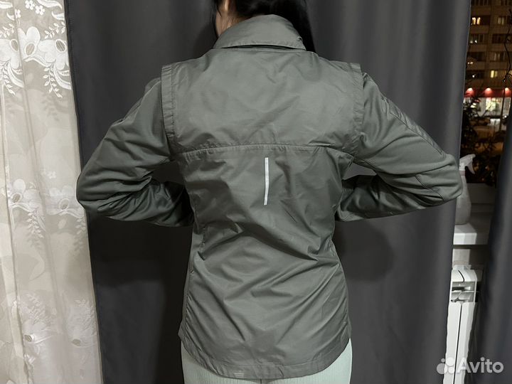 Куртка спортивная для бега женская