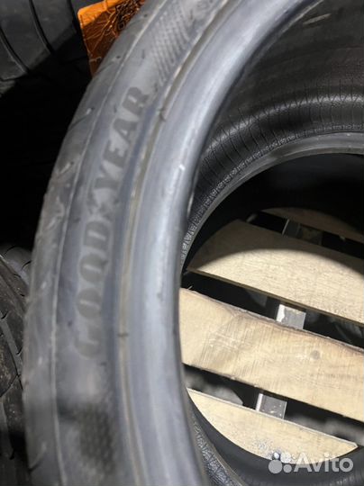 Goodyear Eagle F1 Asymmetric 3 305/30 R21