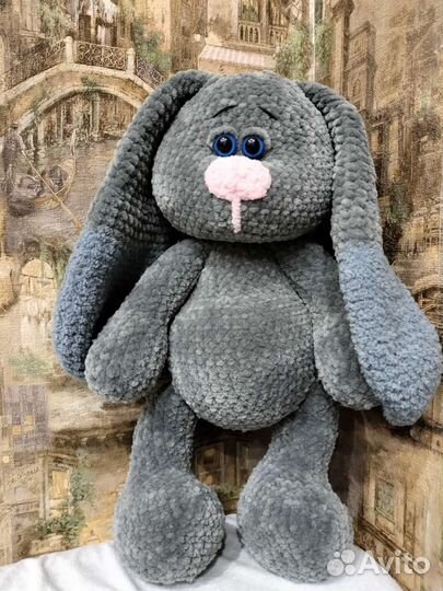 Заяц-зайчишка вязанная игрушка подарок